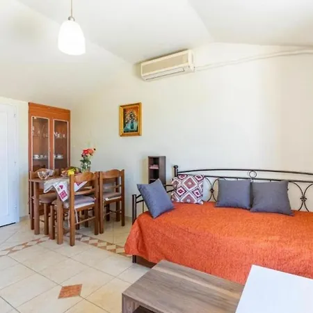 شقة La Soffitta Di Bampina Perivólion